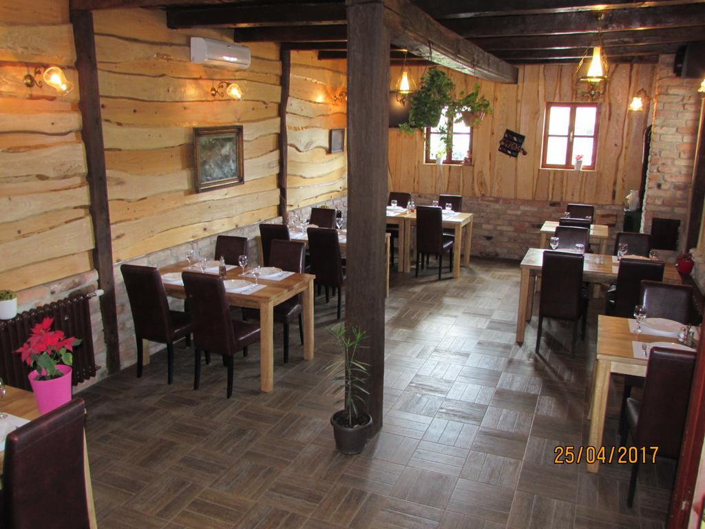 Velika Mlaka 史塔里亚森旅馆酒店 外观 照片